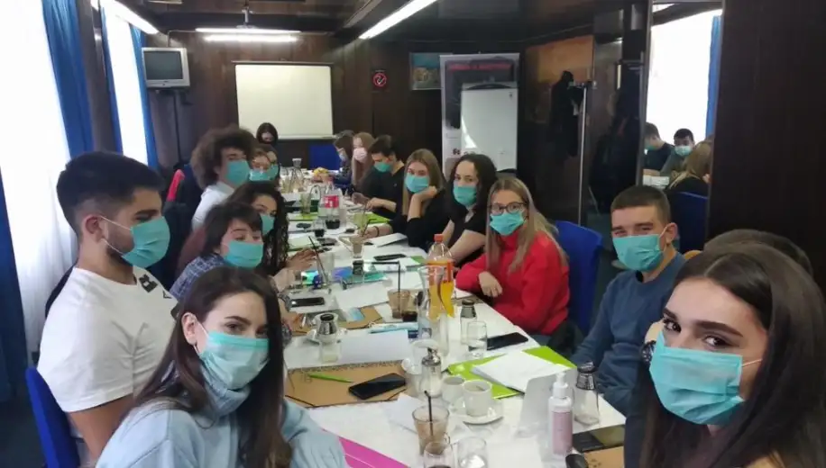 Mladi u pokretu: Učenici iz Timočke krajine i regiona predstavili svoje projekte u Zaječaru