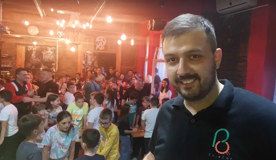 U Zaječaru organizovano veliko finale humanitarnog kviza đaka četvrtaka „KviZAš”