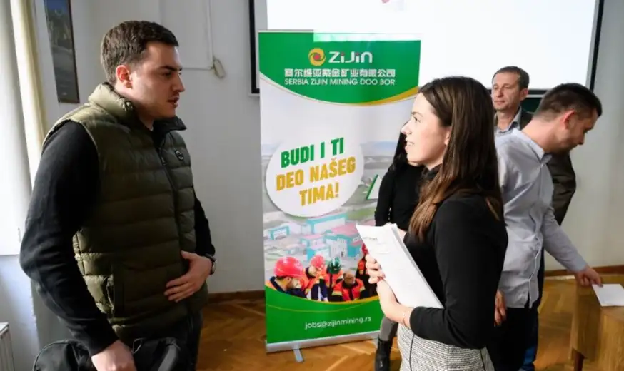 Srbija Ziđin Majning regrutuje studente za rad u toj kompaniji pod sloganom “Budi i ti deo našeg tima”