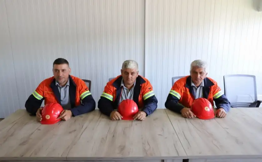 Transportuju rudu i održavaju rudarske puteve čistim