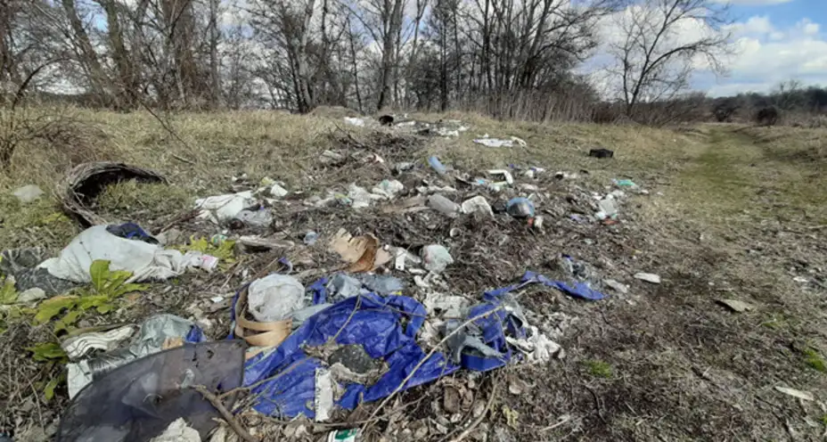Smetlište pored Zvezdana na putu Zaječar - Paraćin