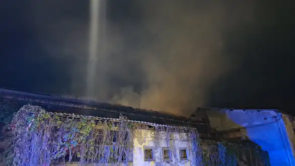 Brzom reakcijom vatrogasaca lokalizovan požar u bivšoj fabrici porcelana u Zaječaru