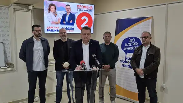 Koalicija ,,Promena u koju verujemo'' osudila odluku Ustavnog suda kao sramnu i pozvala građane na protest u ponedeljak 27. aprila