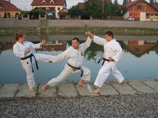 Sinoć je održan prvi javni trening u okviru otvorene letnje škole karatea