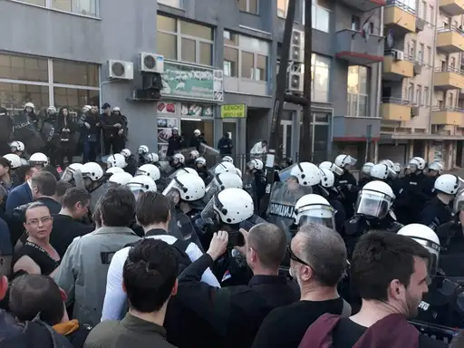 Policijski sindikat pozvao kolege da stanu na stranu naroda