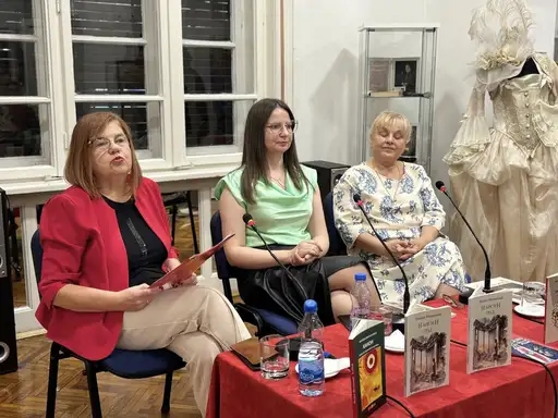 U Pozorišnom muzeju predstavljena zbirka pesama ,,Naisin grad”