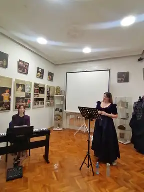 Katarina Mihailović i Ivana Babović priredile veče za pamćenje u Pozorišnom muzeju