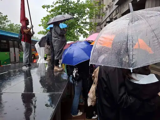 Počeo protest ispred Ustavnog suda povodom godinu dana od lokalnih izbora u Zaječaru