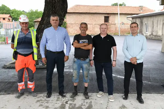 Završеni radovi na urеđеnju platoa isprеd Doma kulturе u Glogovici