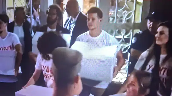 Studenti predali listu RIK: Predvodio ih "pobednik", pratili građani i trubači
