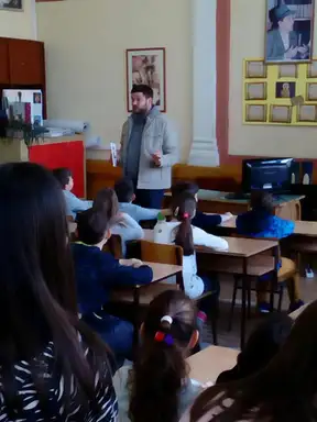 Druženje sa pesnikom Nikolom Stojanovićem u OŠ "Desanka Maksimović"