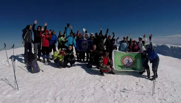 Pogled sa krova istoka: Zaječarski planinari izveli uspon na Midžor