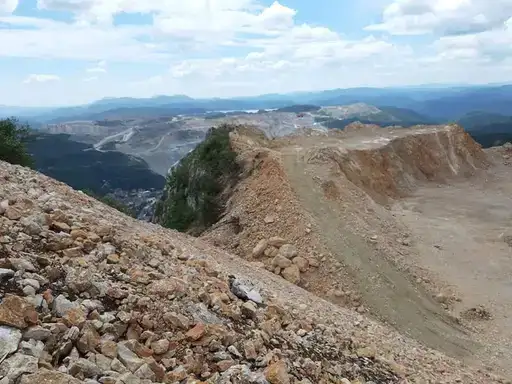 Ugovori moraju biti obelodanjeni: "Zagadili su nam vodu, vazduh, sada hoće i reljef da nam menjaju!"