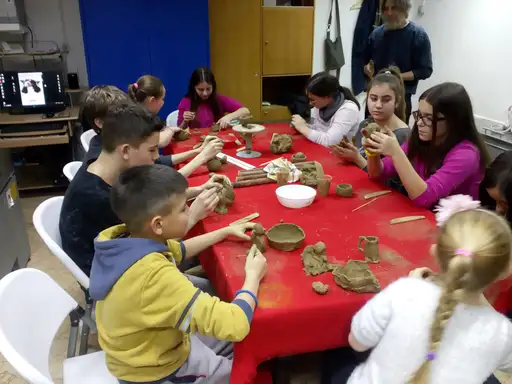 Prodajna izložba dečijih radova u zaječarskom muzeju
