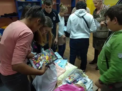 Đački parlament gimnazije uručio poklone učenicima Jelene Majstorović