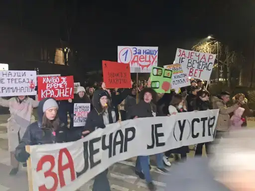 Poziv studenata uoči 15. marta: Obeležja protesta istaknute u svakom gradu, opštini i selu