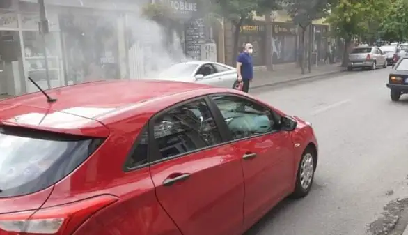 Zapalio se automobil u ulici Ljube Nešića