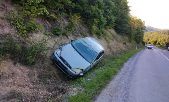 VOZAČI OPREZ! Opasna naftna mrlja na putu ka Crnom vrhu