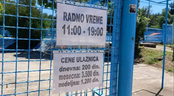 Počela sezona kupanja na bazenu: Novinaru Danasa i Glasa Zaječara nije dozvoljen ulaz da napravi anketu sa kupačima