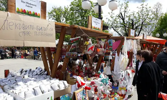 Novogodišnji bazar na gradskom trgu