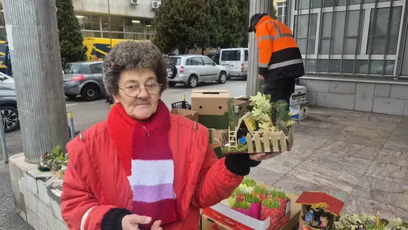 Vesna Manojlović iz Zaječara ručno izrađuje Božićne i Novogodišnje ukrase!