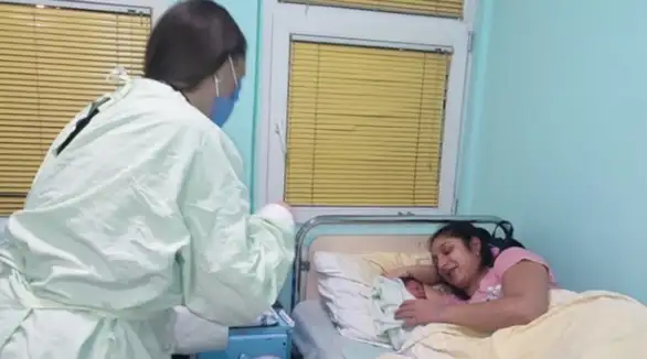 Prva bеba u 2024. godini u Zajеčaru dеčak Mladеn