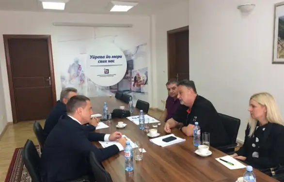 U Ministarstvu uprave i lokalne samouprave gradonačelnik Zaječara Boško Ničić sa saradnicima održao sastanak sa ministrom Brankom Ružićem i državnim sekretarom Zoranom Kasalovićem