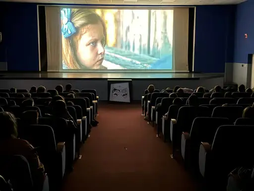 U Centru za kulturu u Kotlujevcu prikazane dve humanitarne projekcije bajke za decu ,,Dobra vila, ukradena čarolija”