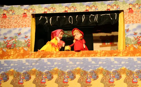 Na sceni Narodnog pozorišta Timočke Krajine "Zoran Radmilović" sinoć izvedena  predstava za decu ,,CRVENKAPA”