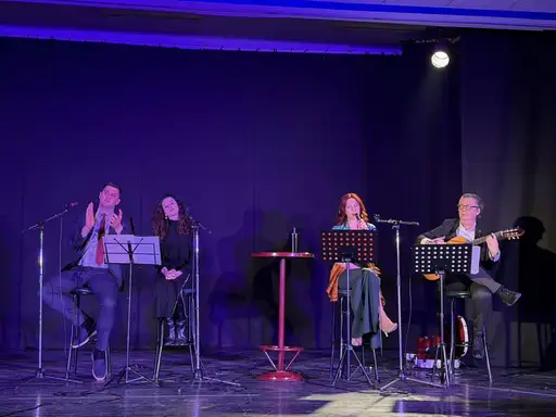 Povodom Dana žena priređeno veče ljubavnih pesama i poezije, ,,Damama na dar”