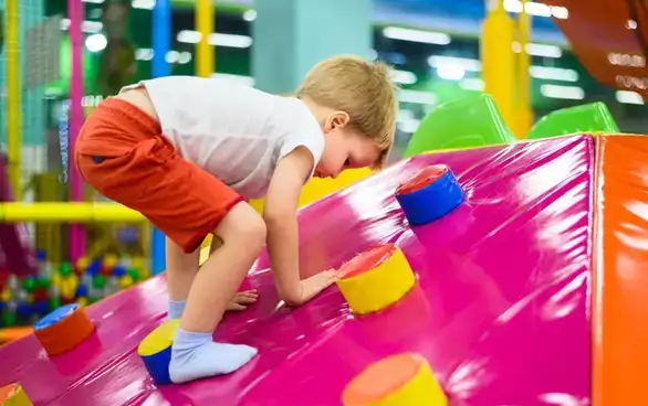 Rođendan u diskoteci dečije igraonice – sjajna ideja za nešto stariju decu