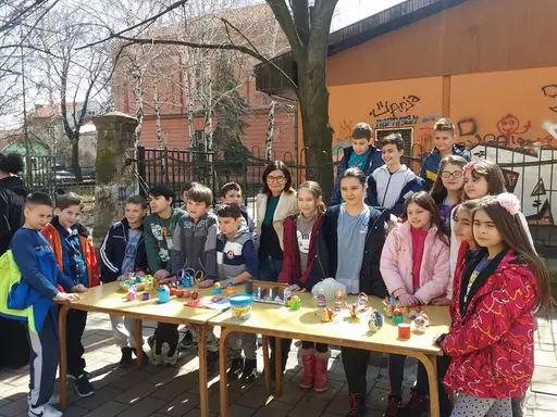 Održana je prodajna izložba dečijih likovnih radova!