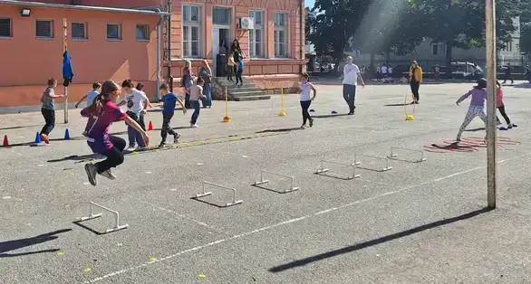 OŠ "Desanka Maksimović" sportskim danom započela "Dečju nedelju" u Zaječaru