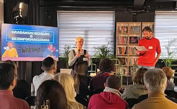Građanski dijalog „From Fake to Check“: Kako se boriti protiv poplave dezinformacija u Srbiji