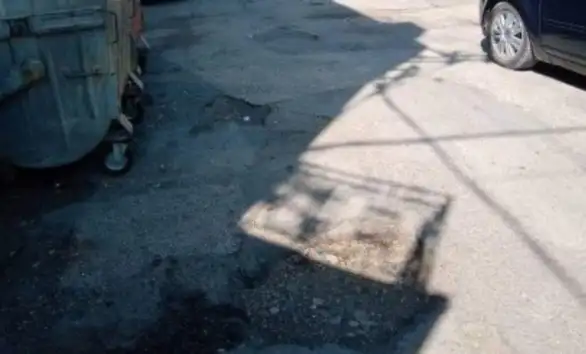 Rupa do rupe: Oprezno vozite ulicom Đure Salaja