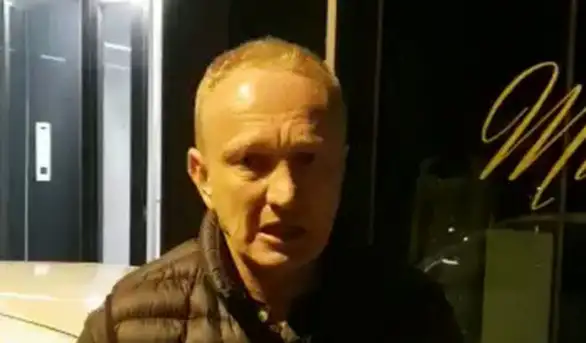 Đilas: Sa razglasa kod moje zgrade puštali "Đilase lopove", sutra ih čekam