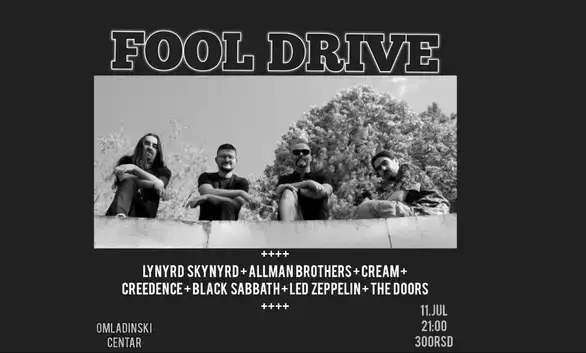U bašti Omladinskog centra nastupa bend Fool Drive