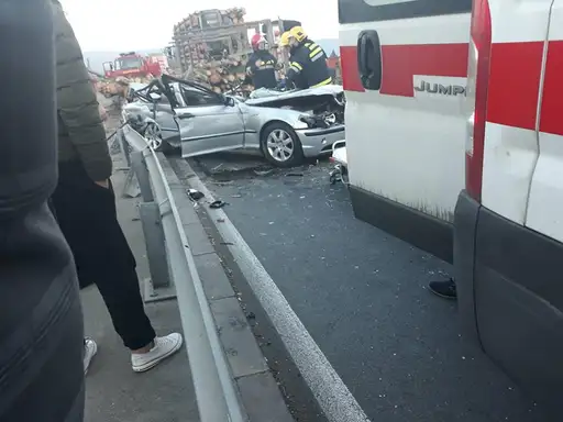 Saobraćajna nezgoda na nadvožnjaku kod Doma zdravlja