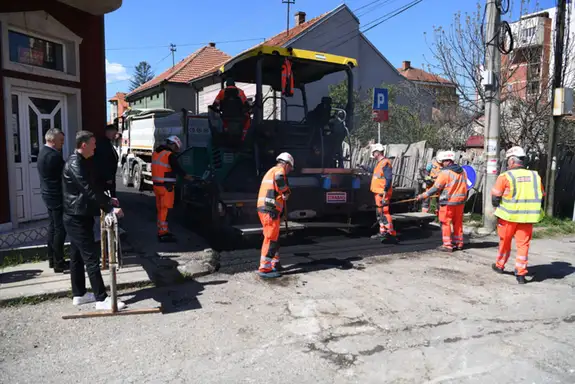 Obilazak radova na asfaltiranju Bitoljskе ulicе u Zajеčaru