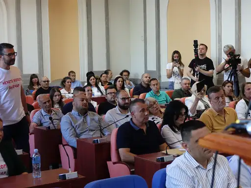 Sednica Skupštine Zaječara nije odmakla od prve tačke: Naprednjaci iza zatvorenih vrata protiv rudarenja, čeka se javno glasanje