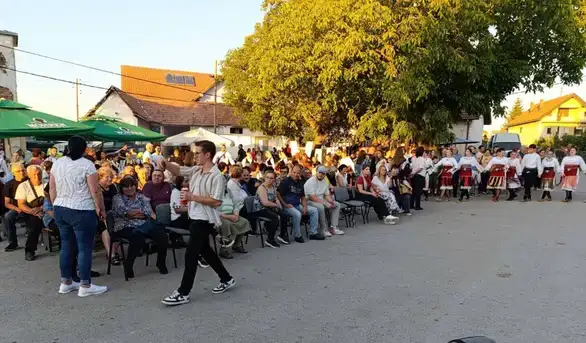 Sinoć u Dubočanu održan 13."Balkanski festival tradicionalne kulture Vlaha"