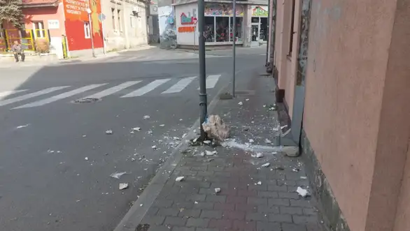 Otpao deo fasade sa zgrade u centru Zaječara: Sreća, niko nije povređen