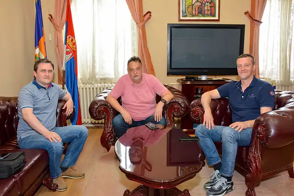 Generalni sekretar predsednika Republike Srbije Nikola Selaković održao je danas sastanak sa gradonačelnikom Zaječara Boškom Ničićem i saradnicima