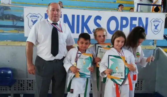 Takmičari Gradskog karate kluba Zaječar osvojili 11 medalja u Vranju