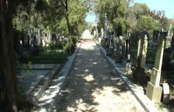 Srpska pravoslavna crkva i njeni vernici danas obeležavaju Mitrovske zadušnice