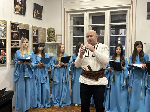 U Pozorišnom muzeju nastupila etno grupa ,,Đurđevak”