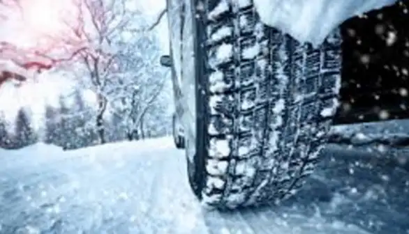 Automobil vam je zavejan, evo kako da ga očistite: Obavezno proverite ovaj deo pre nego što startujete grejanje