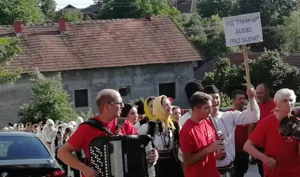 „Halovo u pesmi i igri“ za vikend u Halovu