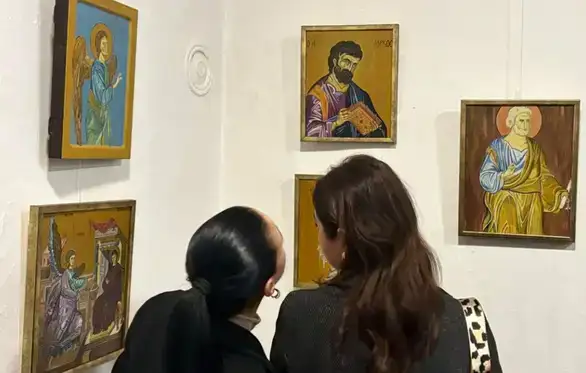 U galeriji Pozorišnog muzeja, otvorena je osma samostalna izložba ikona Zorice Cvetković, pod nazivom ,,Iz duše”