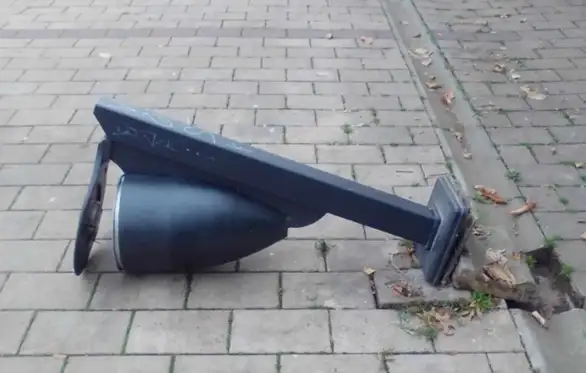 Vandali u Zaječaru na dve lokacije uništili kante za smeće